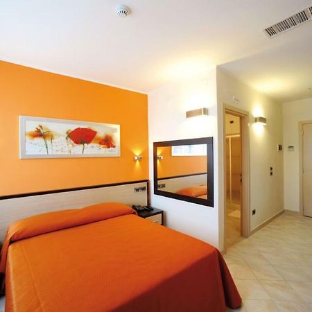 Hotel Cristina Rocca San Giovanni Ngoại thất bức ảnh