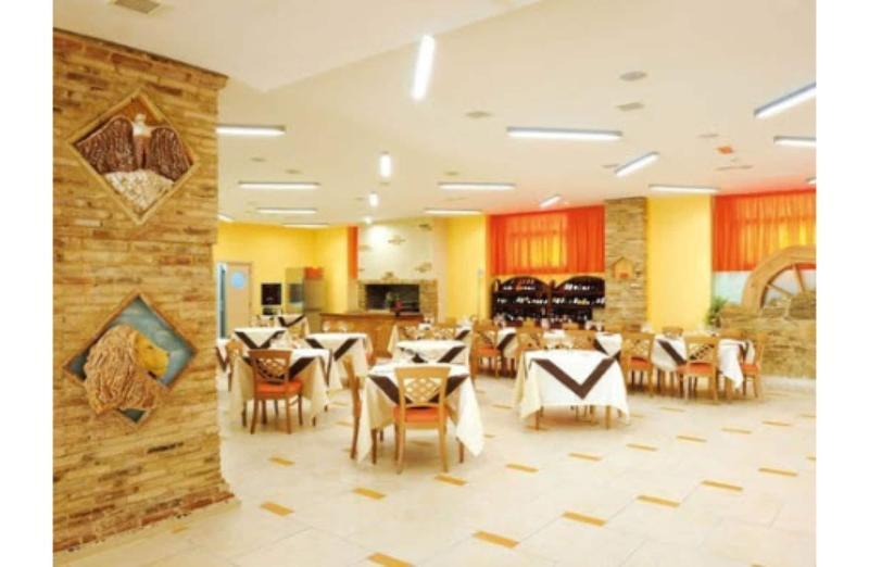 Hotel Cristina Rocca San Giovanni Ngoại thất bức ảnh