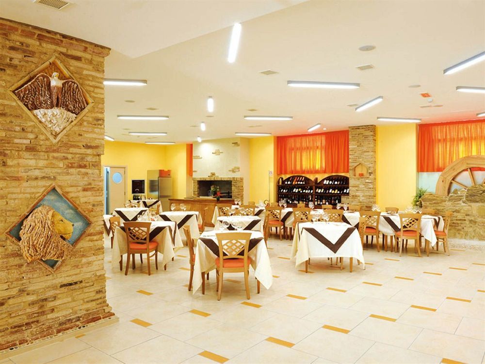 Hotel Cristina Rocca San Giovanni Ngoại thất bức ảnh