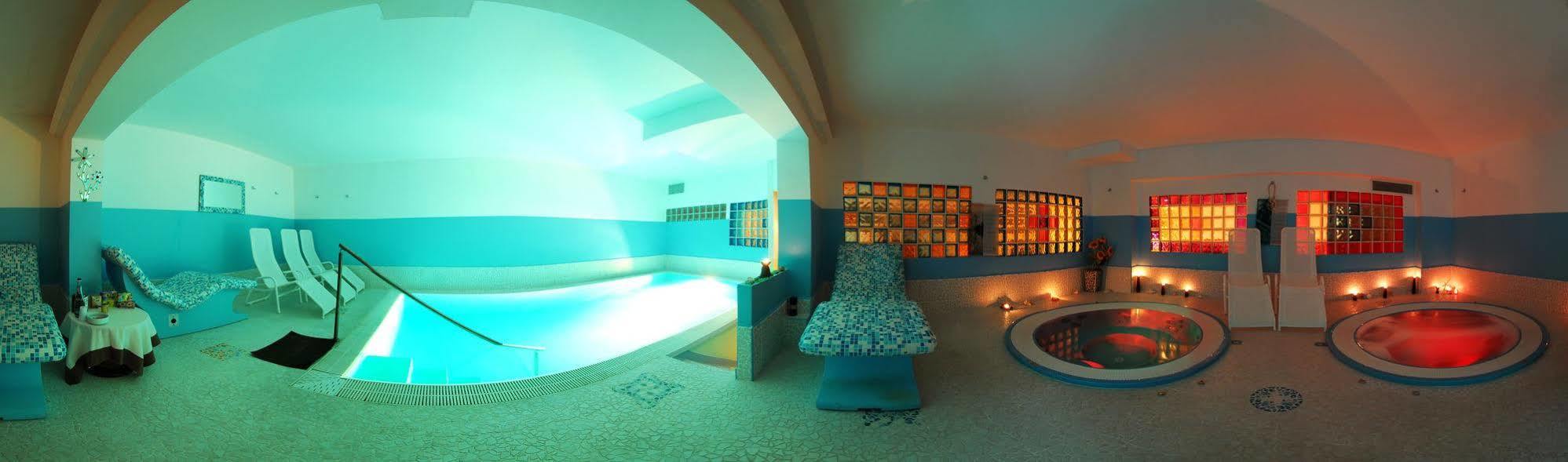 Hotel Cristina Rocca San Giovanni Ngoại thất bức ảnh
