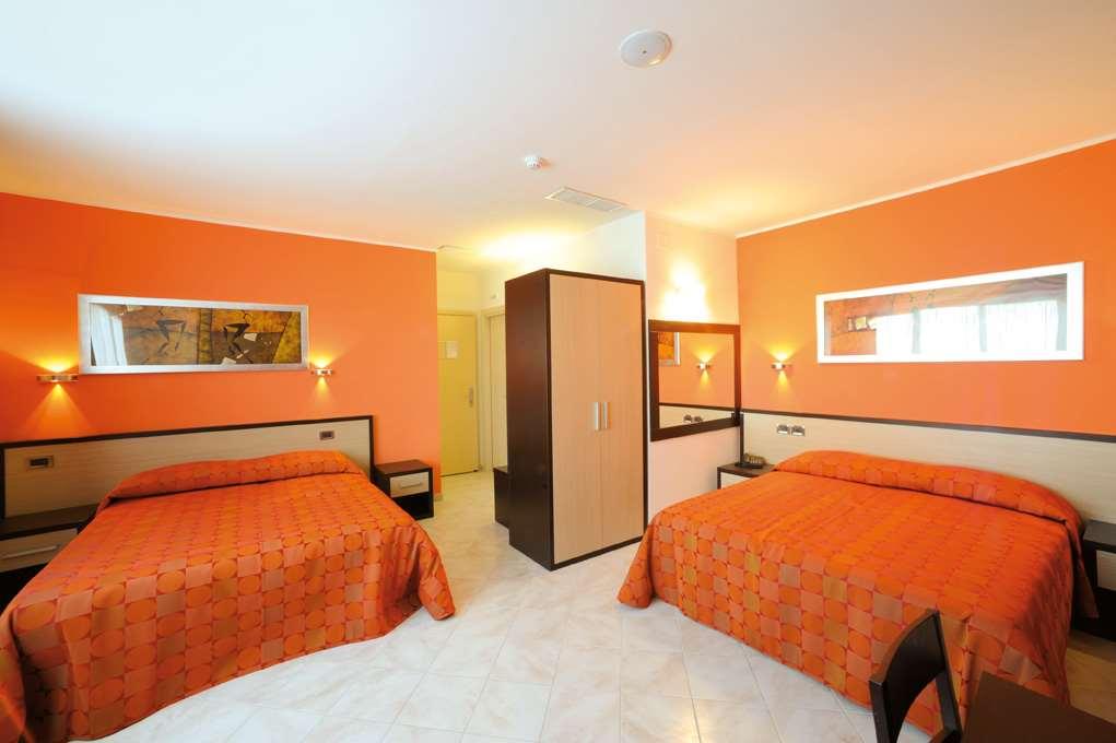 Hotel Cristina Rocca San Giovanni Phòng bức ảnh